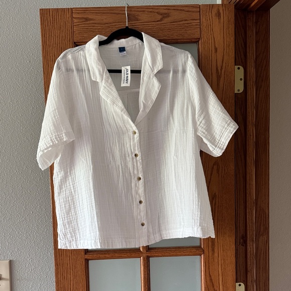 Old Navy White Button-Up Blouse - Picture 1 of 1